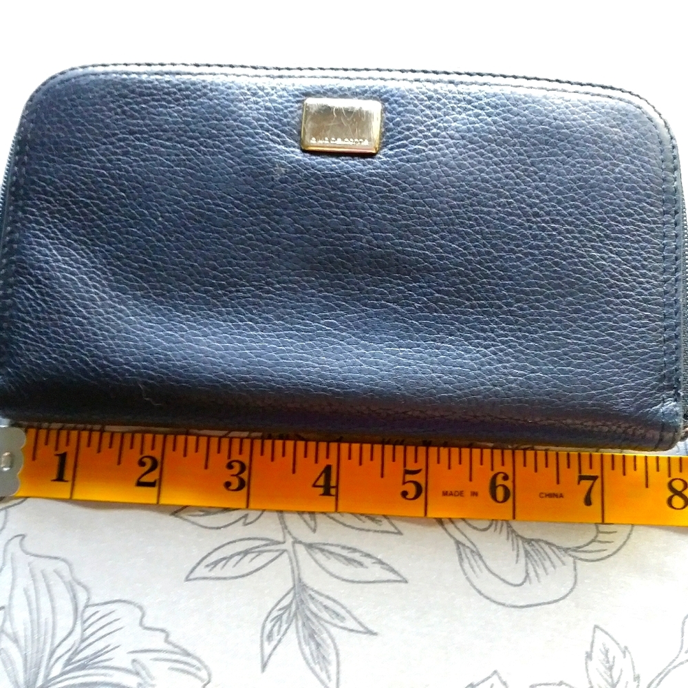 🛑LAST CHANCE🛑LIZ CLAIBORNE Leather Wallet - Picture 9 of 12